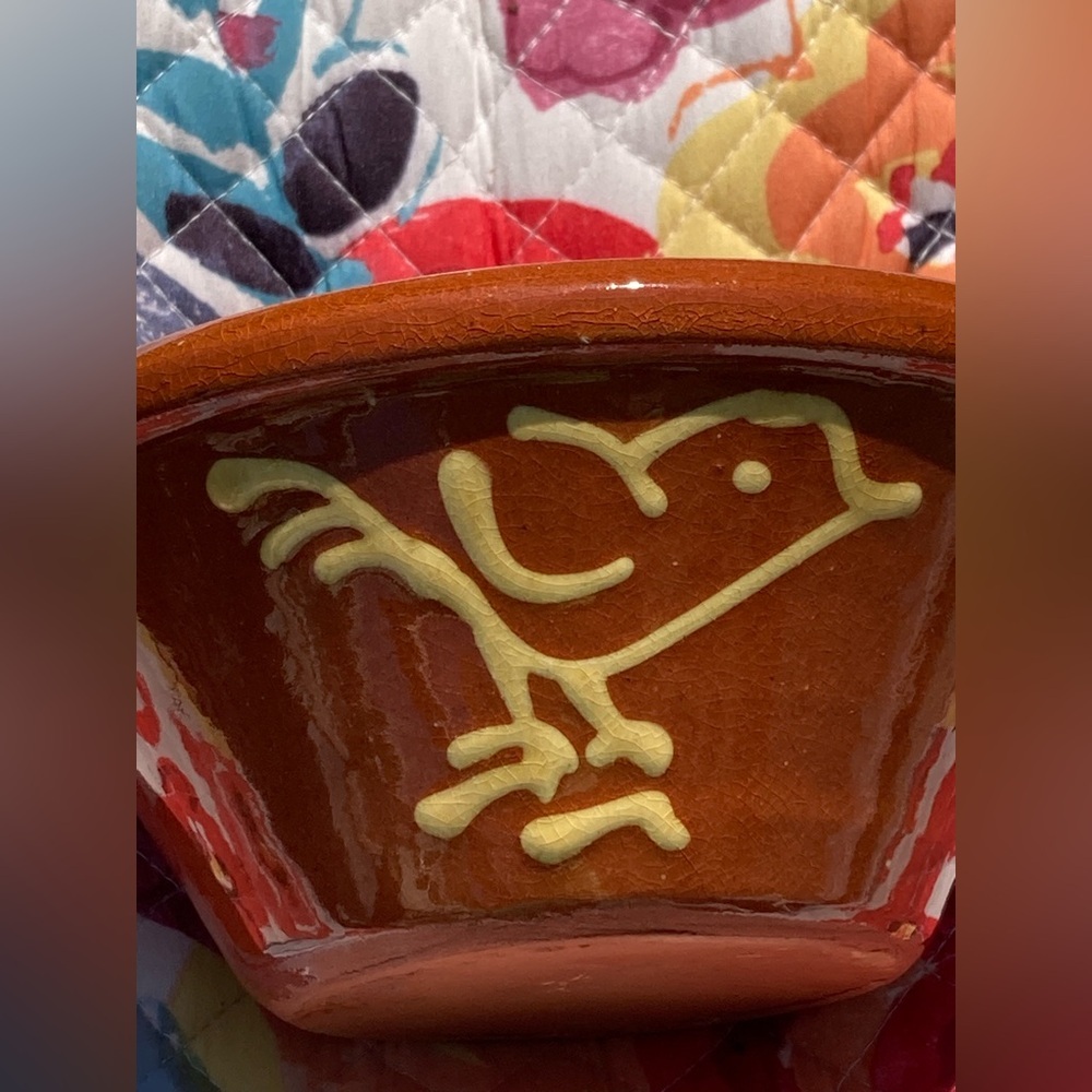 Vintage Westmoore Pottery Redware Ceramic Deep Dish Bowl with Yellow Bird Design - Picture 8 of 10
